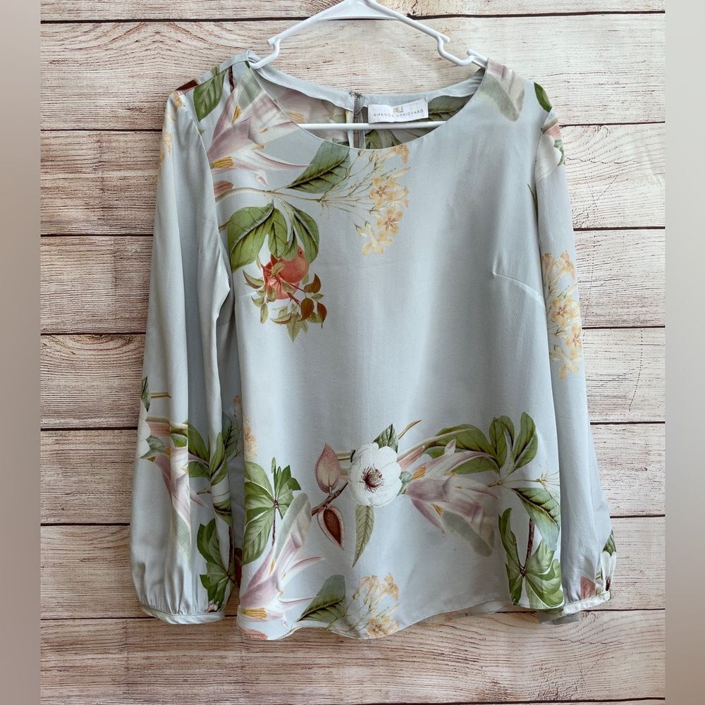 AMANDA UPRICHARD 100%‎ SILK TOP IN STUNNING FLORAL PRINT